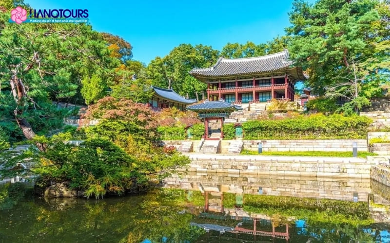 Cung điện Changdeokgung như một viên ngọc quý giữa lòng Seoul